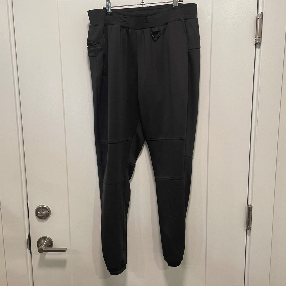 Born Tough Men Black Athletic Jogger Training Pants XL Zipper Pockets D-Ring